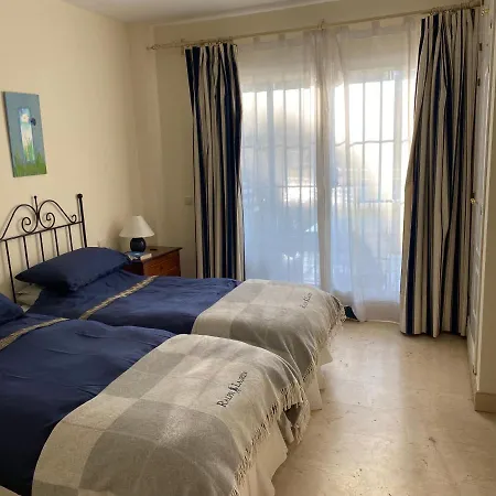 Apartamento Lovely 2-bed In Elviria Nr *